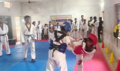 संबलपुर स्कूल में बच्चे सीख रहे मार्शल आर्ट के दांव-पेंच    