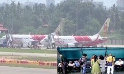 एयर इंडिया एक्सप्रेस ने 30 सीनियर क्रू-मेंबर्स को बर्खास्त किया    